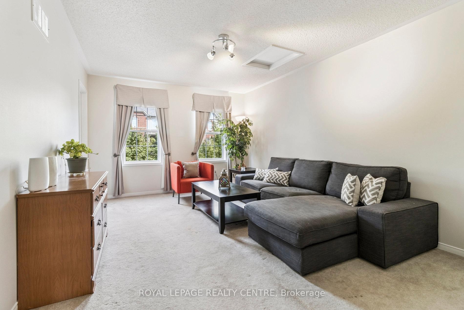 









90


Georgian

Drive,
Oakville,




ON
L6H 6V1

