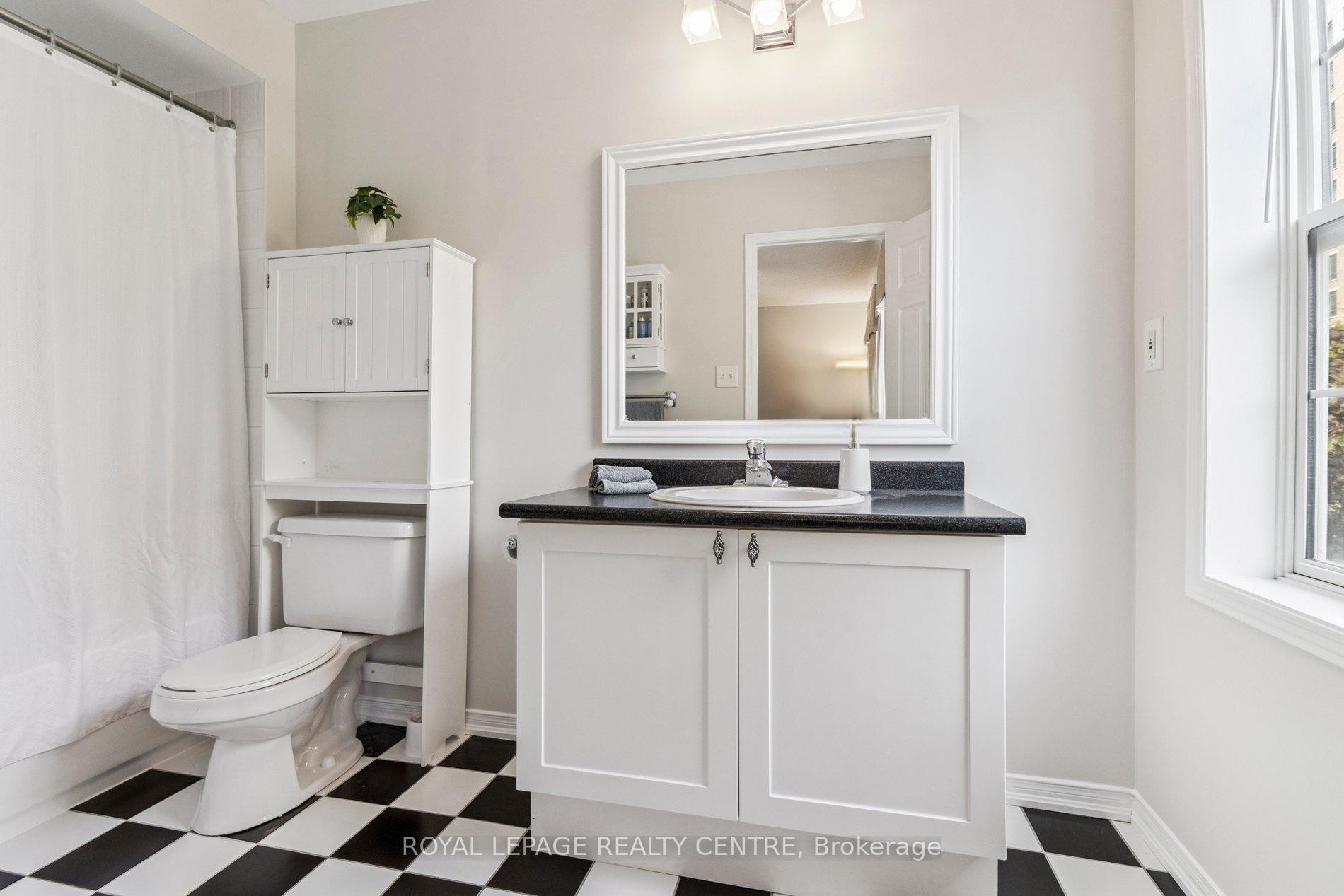 









90


Georgian

Drive,
Oakville,




ON
L6H 6V1

