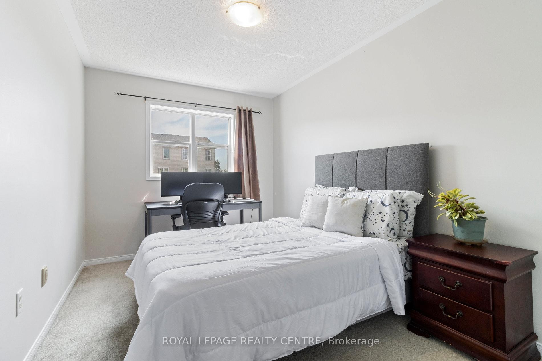 









90


Georgian

Drive,
Oakville,




ON
L6H 6V1

