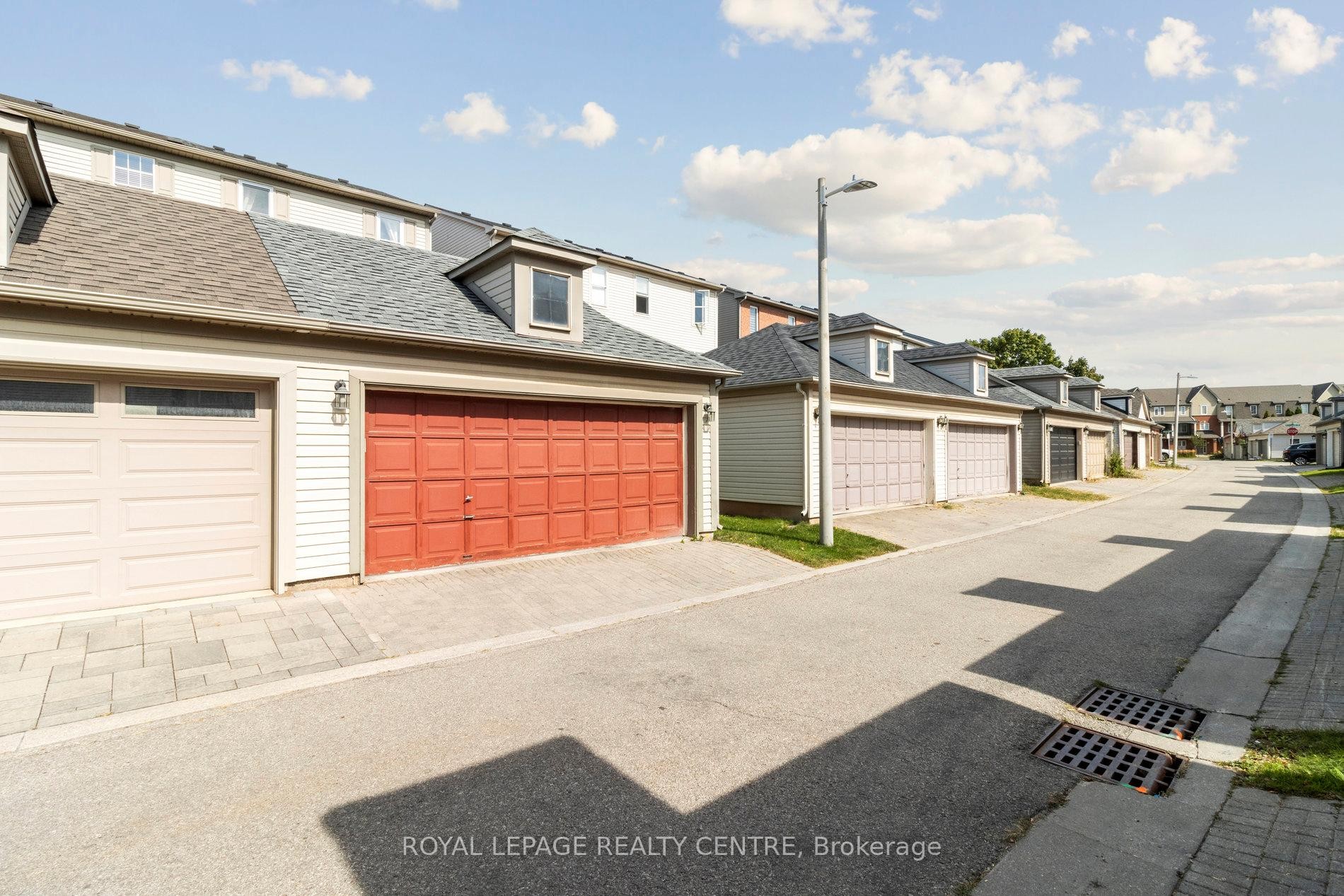 









90


Georgian

Drive,
Oakville,




ON
L6H 6V1

