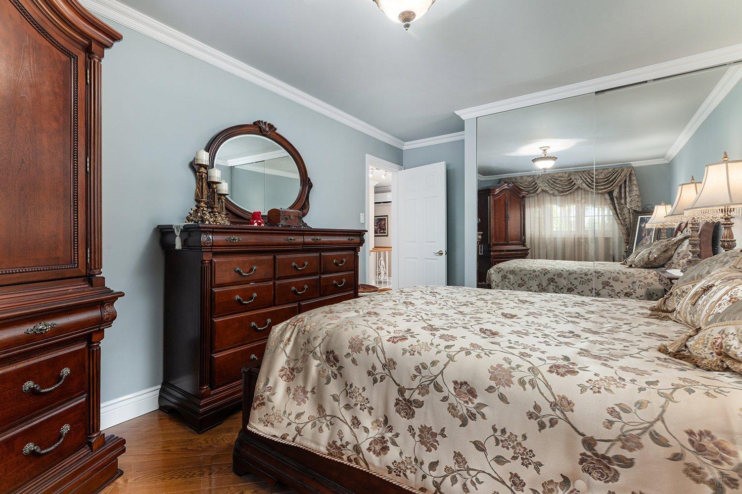 









344

 - 348


Rue Verreau

,
Longueuil (Le Vieux-Longueuil),




QC
J4L1C4

