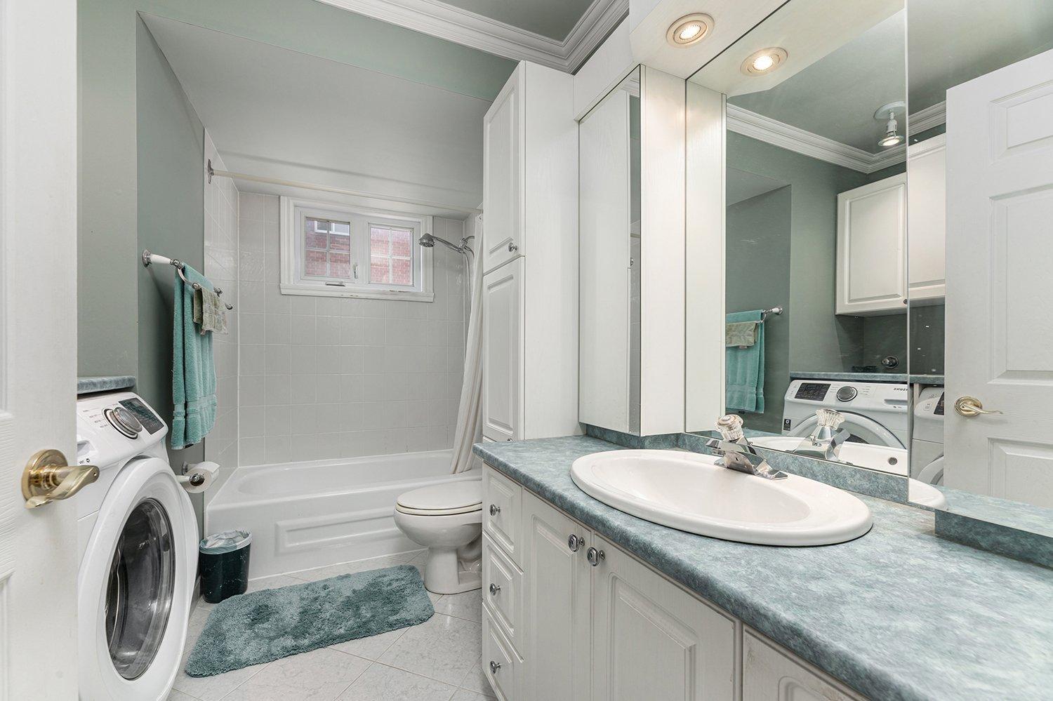 









344

 - 348


Rue Verreau

,
Longueuil (Le Vieux-Longueuil),




QC
J4L1C4

