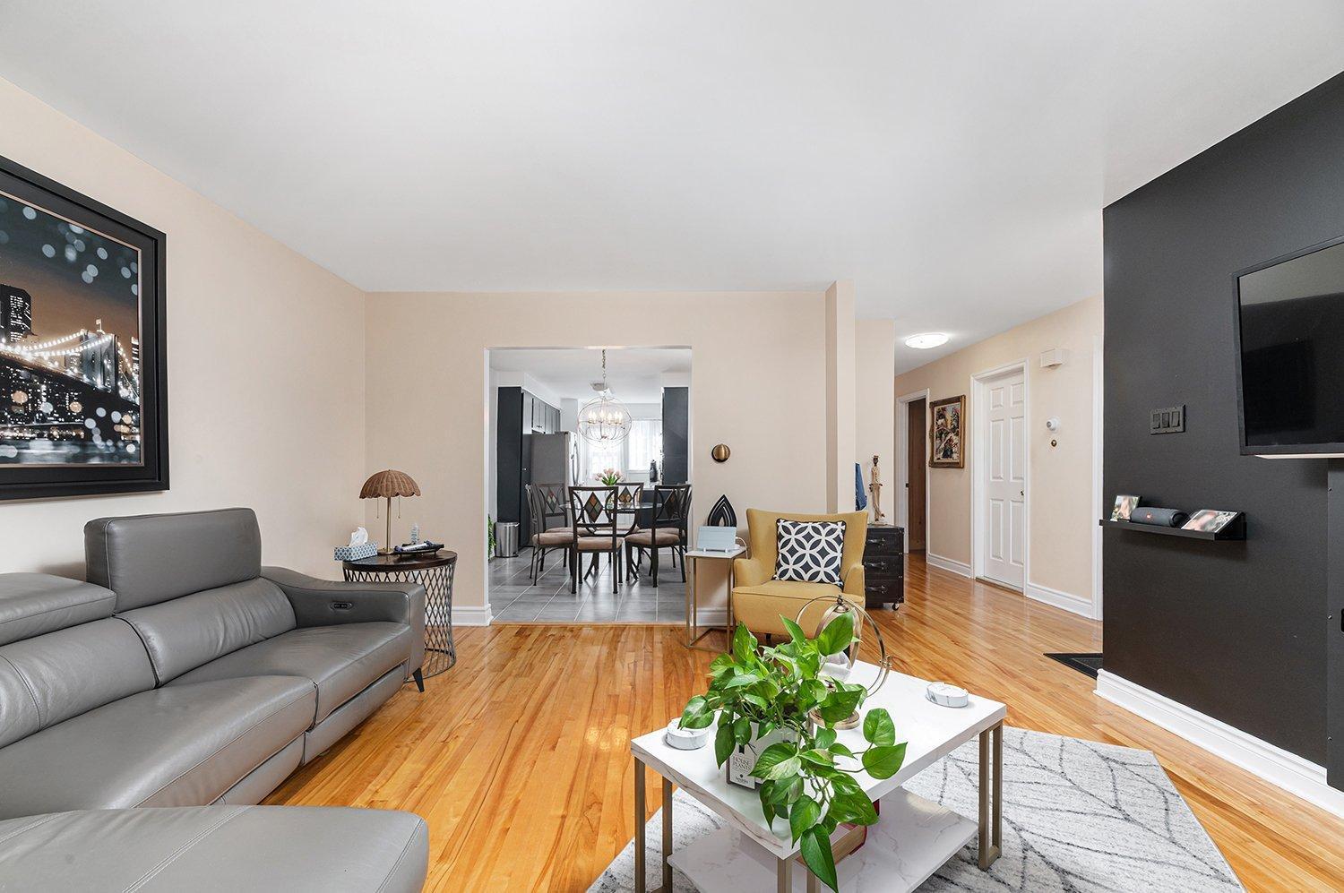 









344

 - 348


Rue Verreau

,
Longueuil (Le Vieux-Longueuil),




QC
J4L1C4

