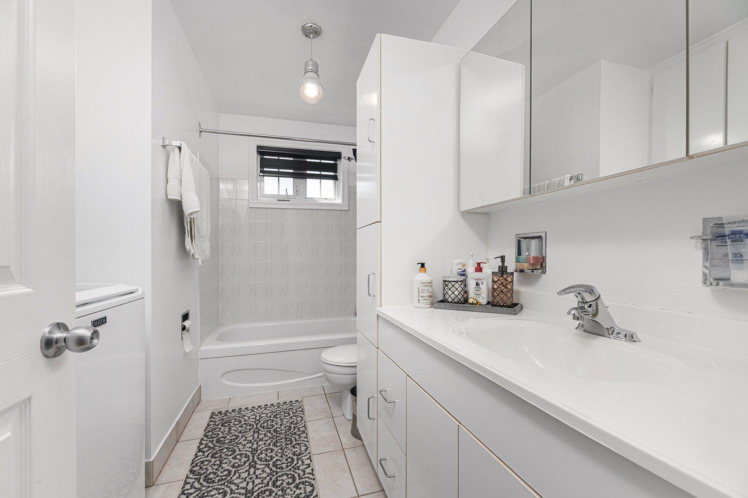 









344

 - 348


Rue Verreau

,
Longueuil (Le Vieux-Longueuil),




QC
J4L1C4

