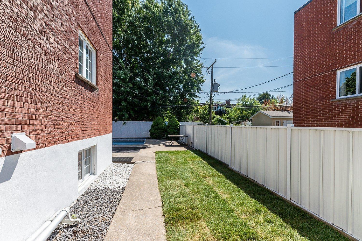









344

 - 348


Rue Verreau

,
Longueuil (Le Vieux-Longueuil),




QC
J4L1C4

