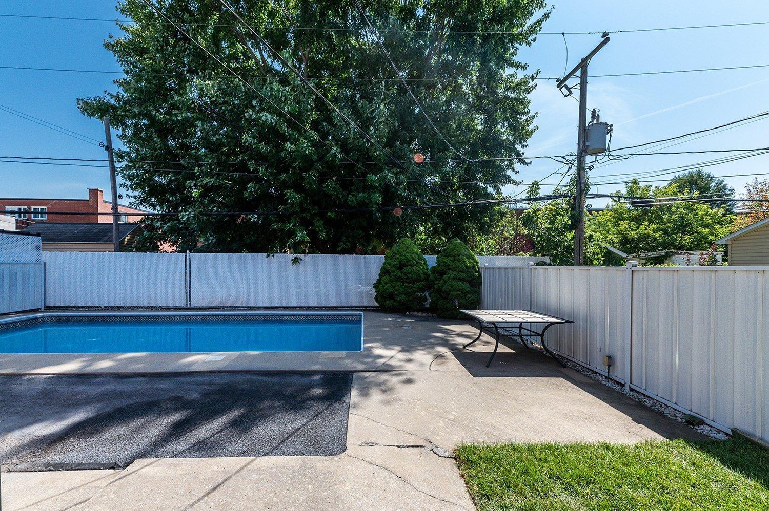 









344

 - 348


Rue Verreau

,
Longueuil (Le Vieux-Longueuil),




QC
J4L1C4

