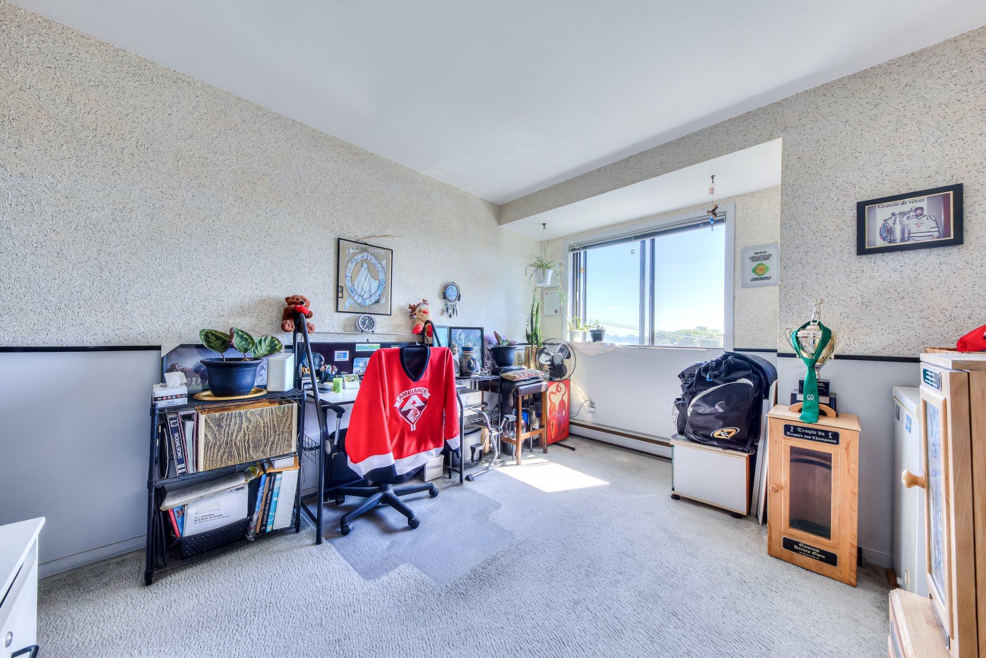 









4948


Boul. Notre-Dame

, 8,
Laval (Chomedey),




QC
H7W1V5


