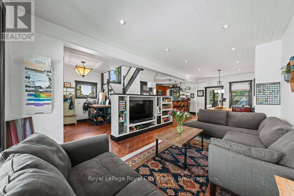 












28 NORTHUMBERLAND STREET

,
Guelph (Downtown),




Ontario
N1H3A5

