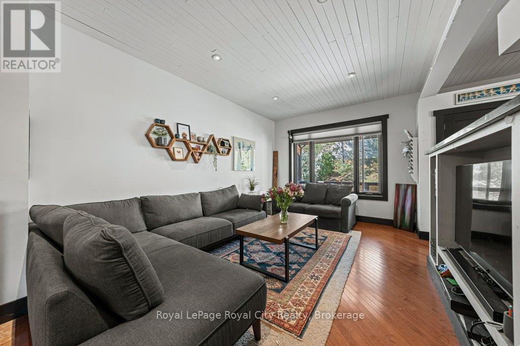 












28 NORTHUMBERLAND STREET

,
Guelph (Downtown),




Ontario
N1H3A5

