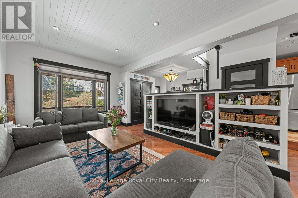 












28 NORTHUMBERLAND STREET

,
Guelph (Downtown),




Ontario
N1H3A5

