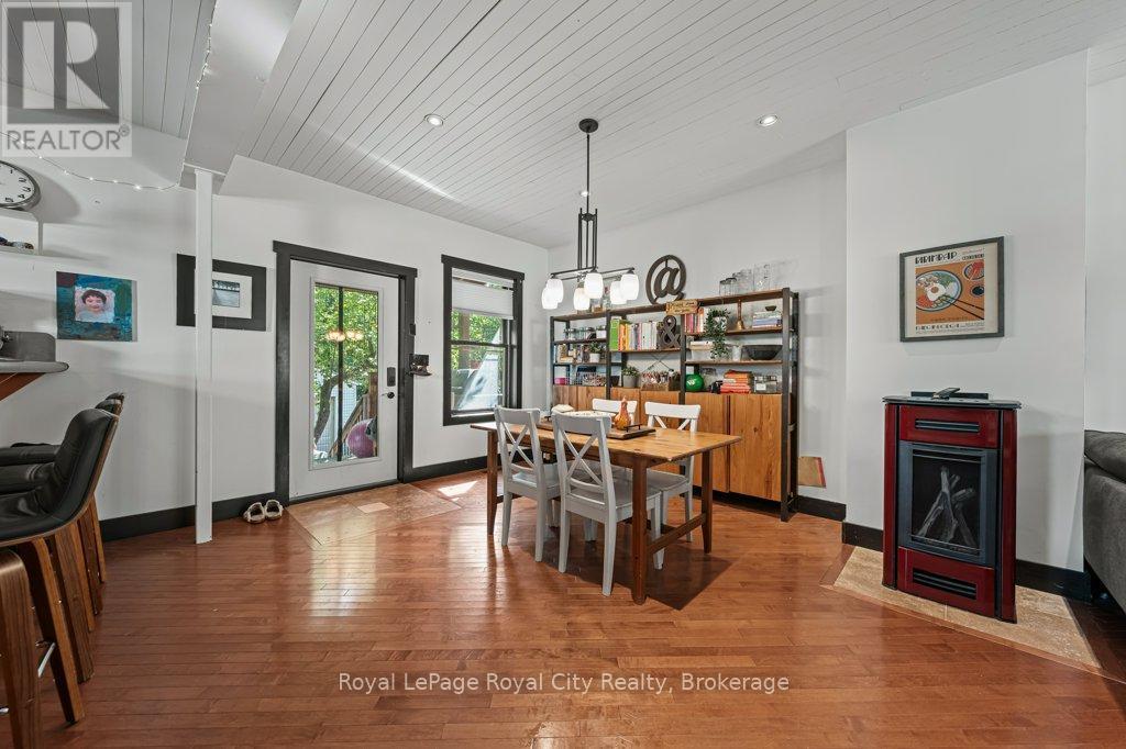 












28 NORTHUMBERLAND STREET

,
Guelph (Downtown),




Ontario
N1H3A5

