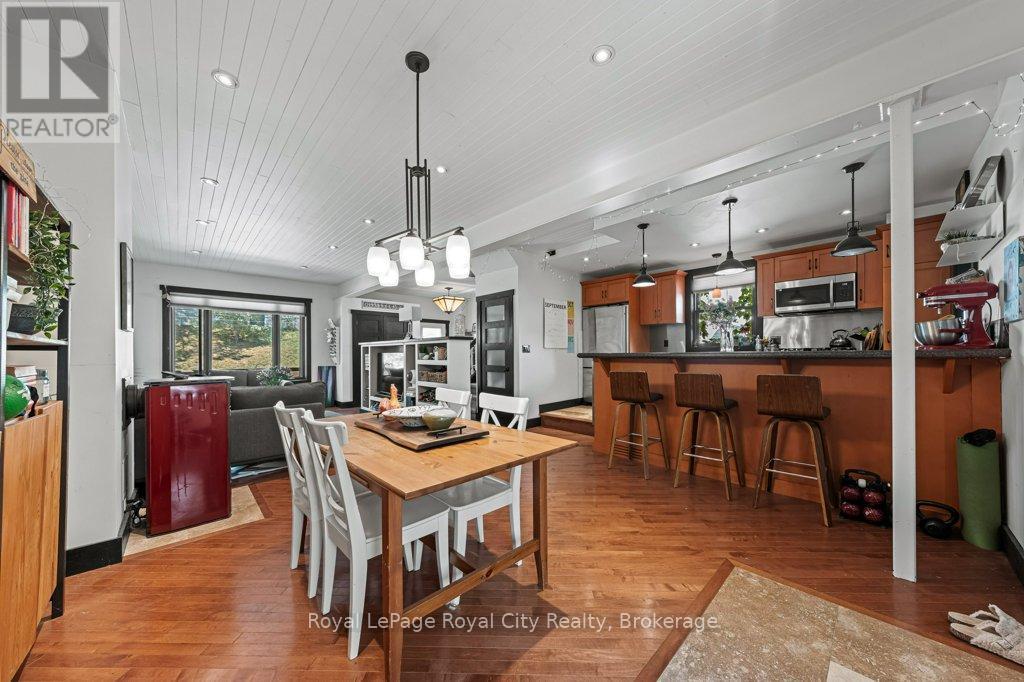 












28 NORTHUMBERLAND STREET

,
Guelph (Downtown),




Ontario
N1H3A5

