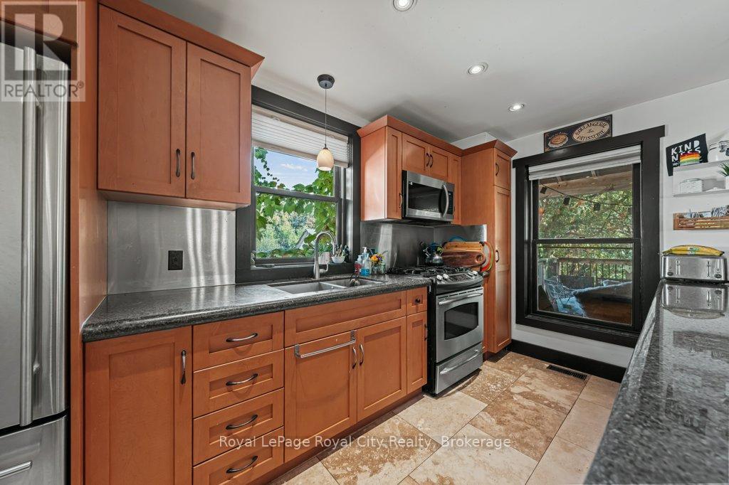 












28 NORTHUMBERLAND STREET

,
Guelph (Downtown),




Ontario
N1H3A5

