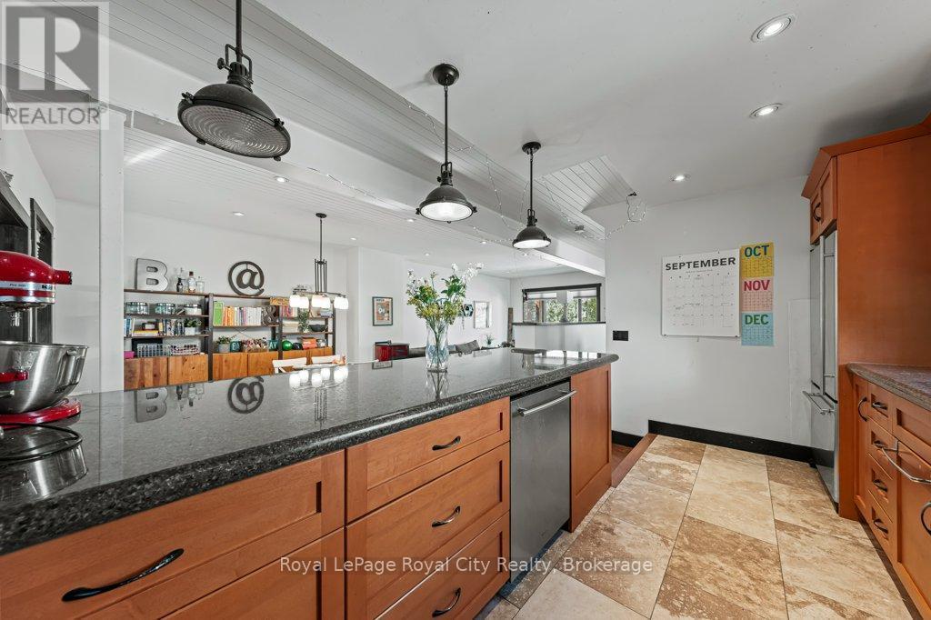 












28 NORTHUMBERLAND STREET

,
Guelph (Downtown),




Ontario
N1H3A5

