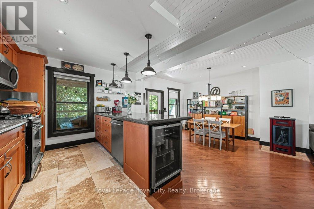 












28 NORTHUMBERLAND STREET

,
Guelph (Downtown),




Ontario
N1H3A5

