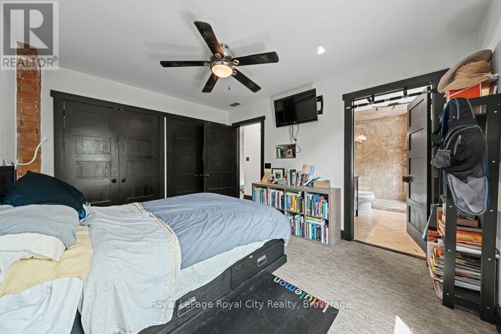 












28 NORTHUMBERLAND STREET

,
Guelph (Downtown),




Ontario
N1H3A5

