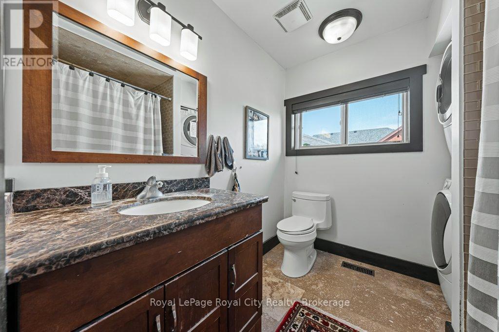 












28 NORTHUMBERLAND STREET

,
Guelph (Downtown),




Ontario
N1H3A5

