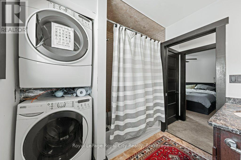 












28 NORTHUMBERLAND STREET

,
Guelph (Downtown),




Ontario
N1H3A5

