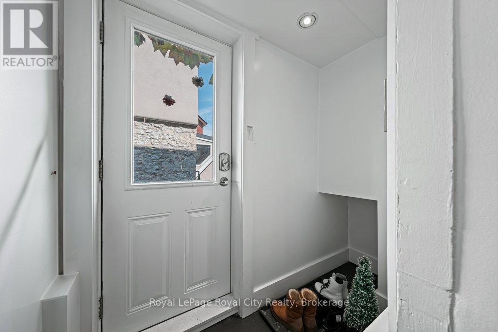 












28 NORTHUMBERLAND STREET

,
Guelph (Downtown),




Ontario
N1H3A5

