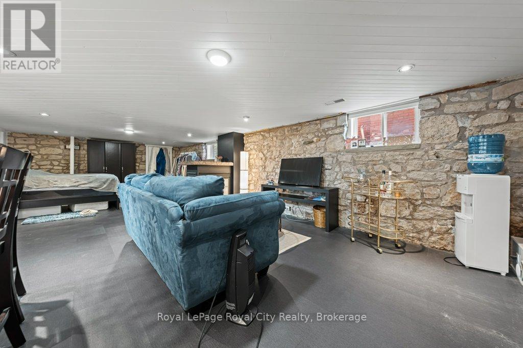 












28 NORTHUMBERLAND STREET

,
Guelph (Downtown),




Ontario
N1H3A5

