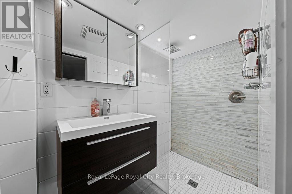 












28 NORTHUMBERLAND STREET

,
Guelph (Downtown),




Ontario
N1H3A5

