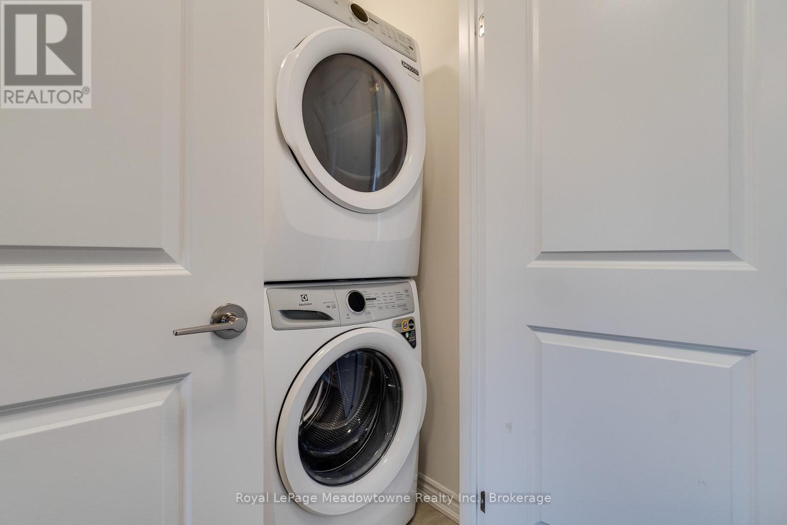 












497 CELANDINE TERRACE

,
Milton,




Ontario
L9E1T8

