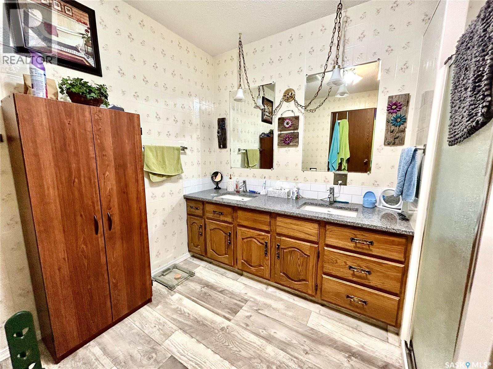 












Cragg Home Quarter

,
Arborfield Rm No. 456,




Saskatchewan
S0E0A0

