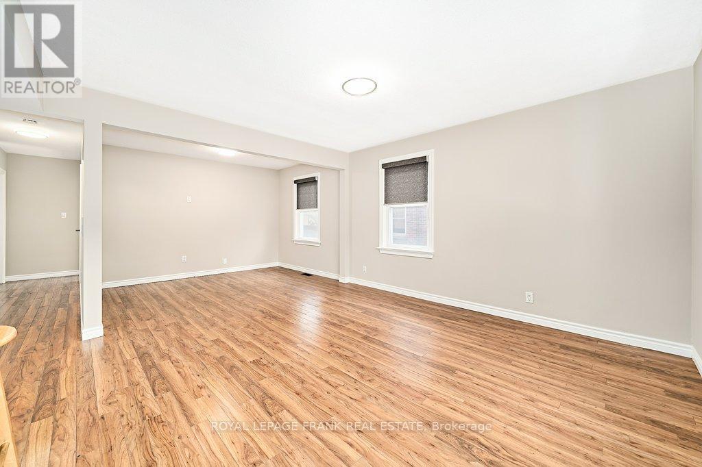












305 JAMES STREET

,
Whitby (Downtown Whitby),




Ontario
L1N1G4

