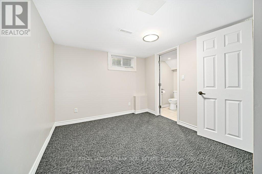 












305 JAMES STREET

,
Whitby (Downtown Whitby),




Ontario
L1N1G4

