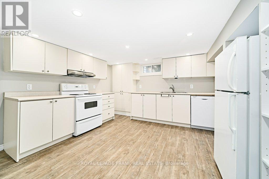 












305 JAMES STREET

,
Whitby (Downtown Whitby),




Ontario
L1N1G4

