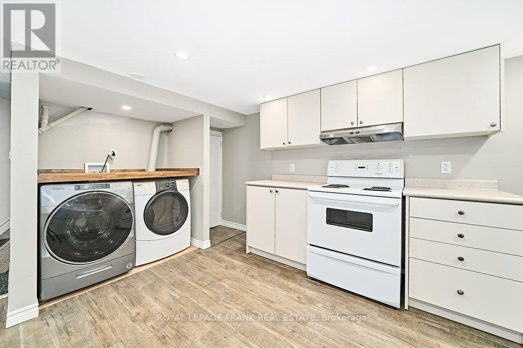 












305 JAMES STREET

,
Whitby (Downtown Whitby),




Ontario
L1N1G4

