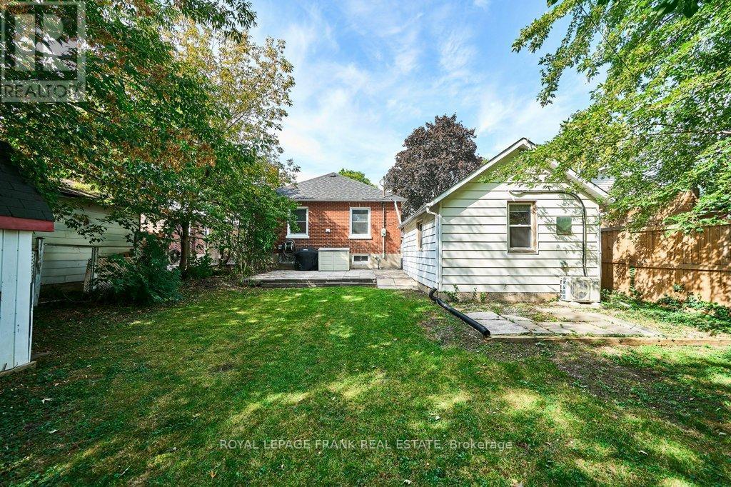 












305 JAMES STREET

,
Whitby (Downtown Whitby),




Ontario
L1N1G4

