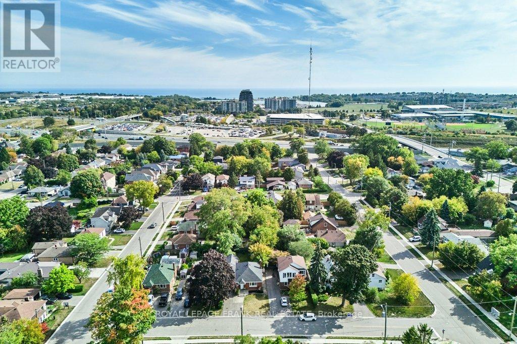 












305 JAMES STREET

,
Whitby (Downtown Whitby),




Ontario
L1N1G4

