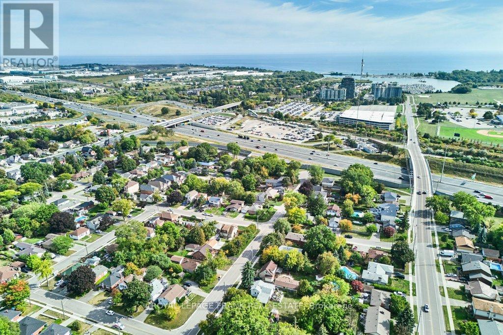 












305 JAMES STREET

,
Whitby (Downtown Whitby),




Ontario
L1N1G4

