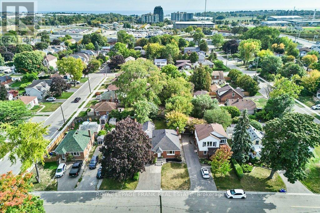 












305 JAMES STREET

,
Whitby (Downtown Whitby),




Ontario
L1N1G4

