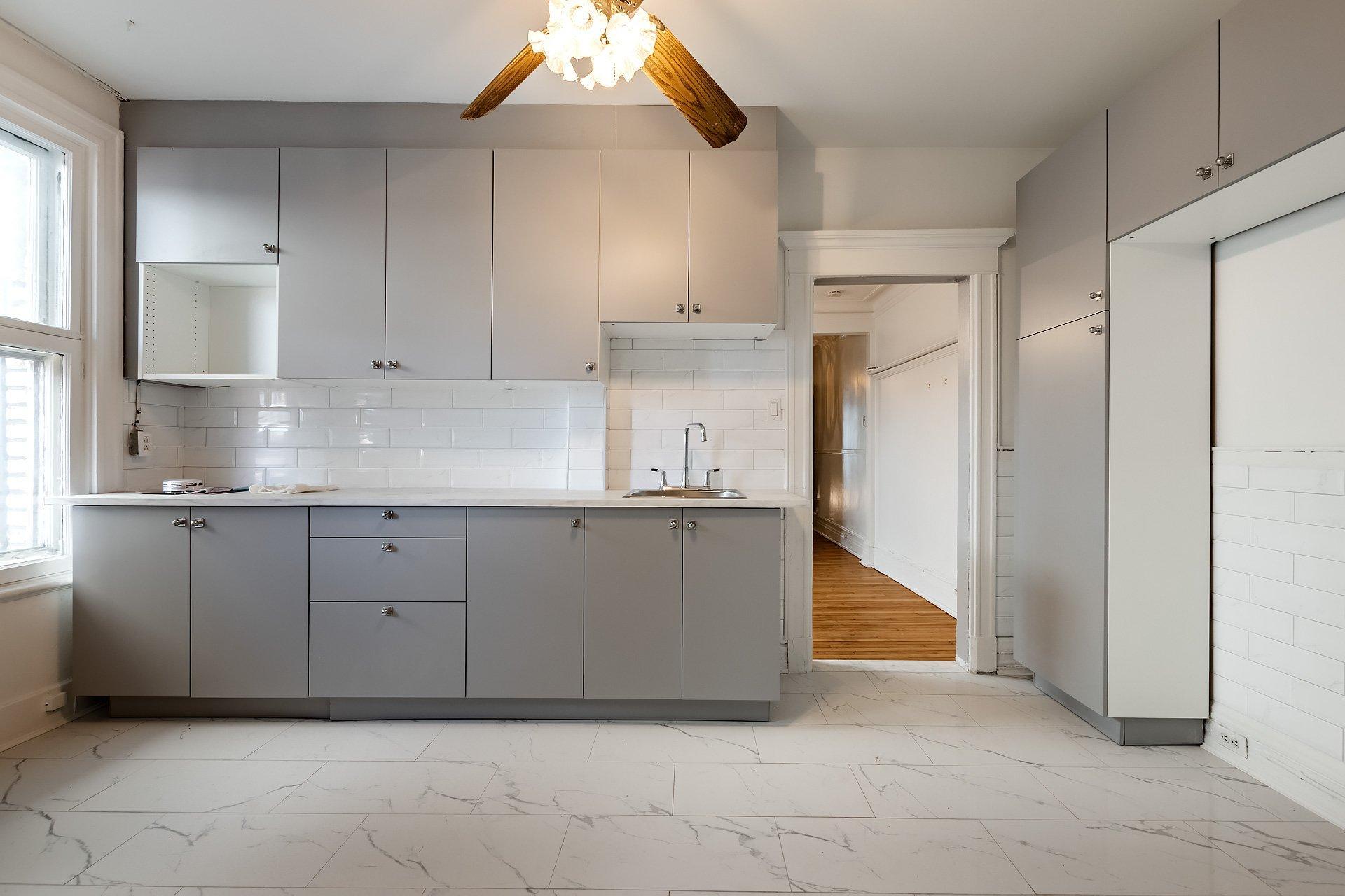 









7457

 - 7461


Av. De L'Épée

,
Montréal (Villeray/Saint-Michel/Parc-Extension),




QC
H3N2E4

