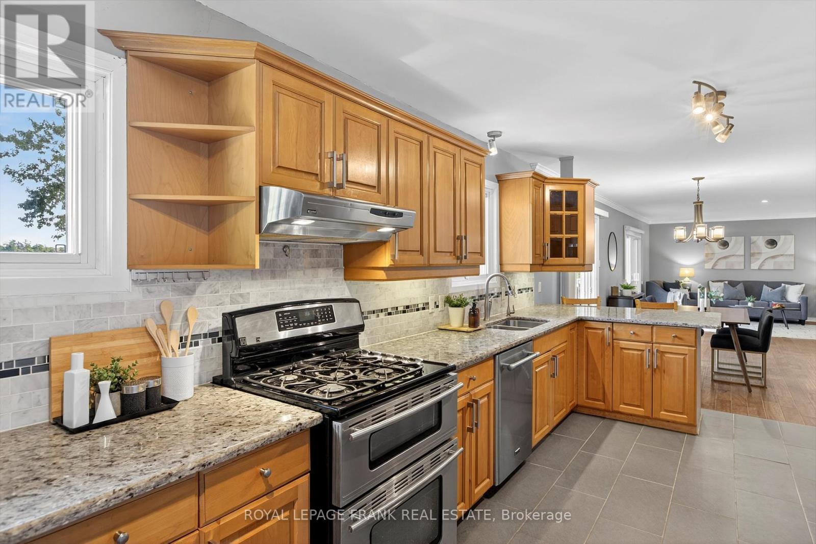 












257 ARNOTT DRIVE

,
Selwyn,




Ontario
K0L1T0

