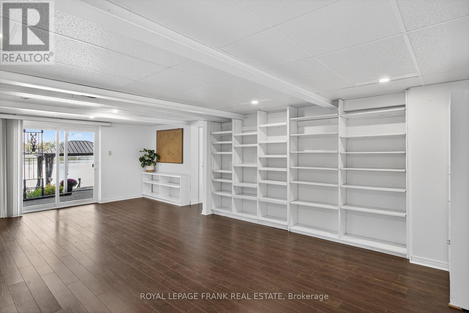 












257 ARNOTT DRIVE

,
Selwyn,




Ontario
K0L1T0

