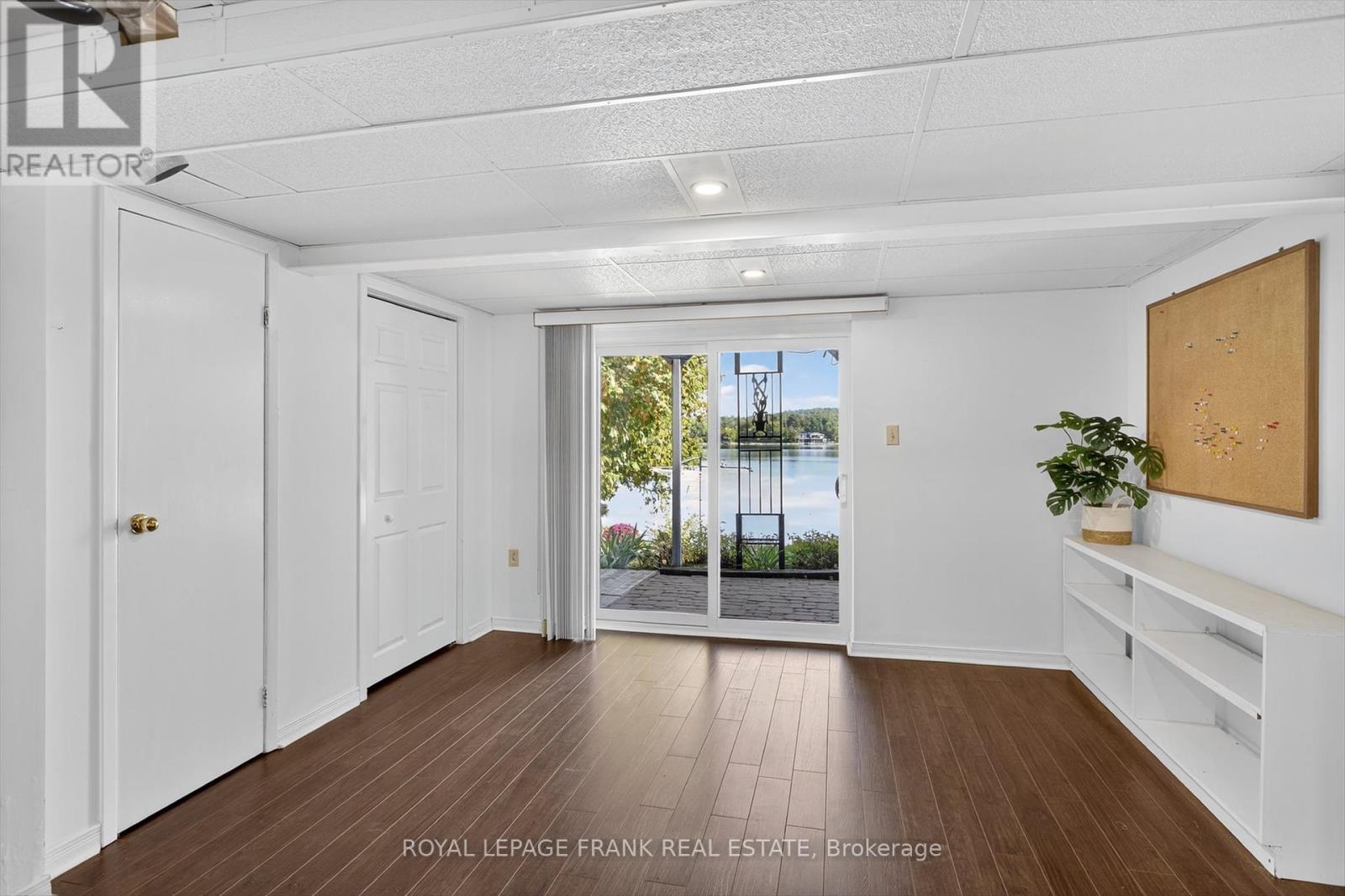 












257 ARNOTT DRIVE

,
Selwyn,




Ontario
K0L1T0

