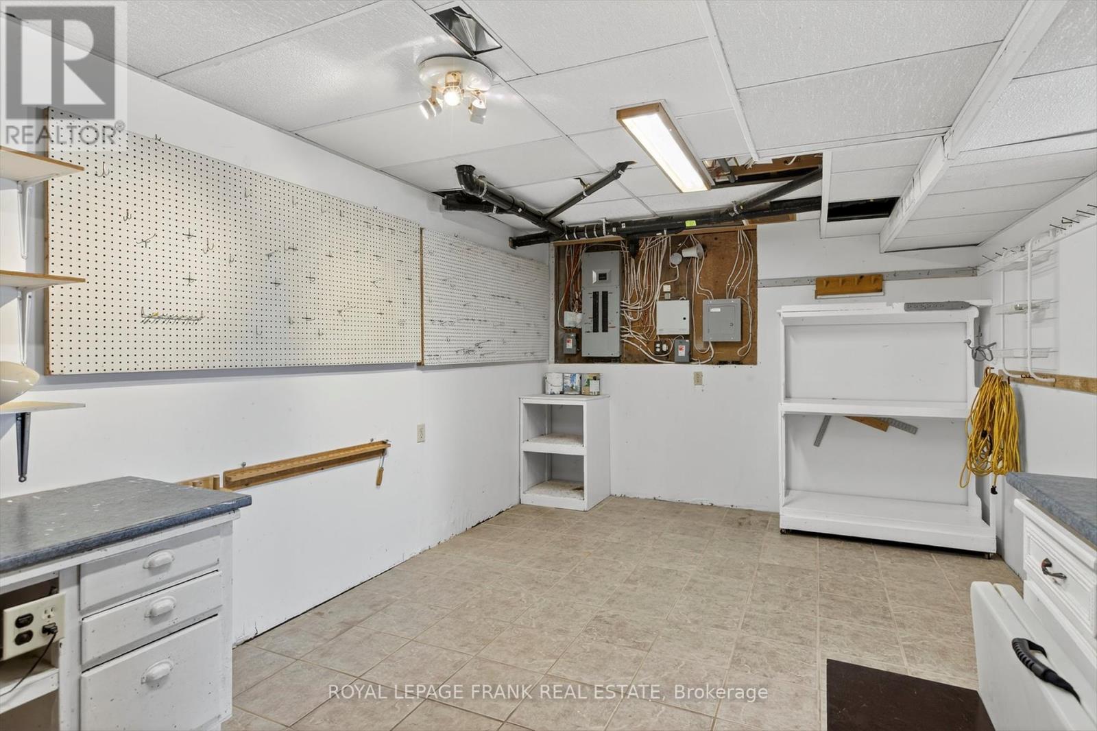 












257 ARNOTT DRIVE

,
Selwyn,




Ontario
K0L1T0


