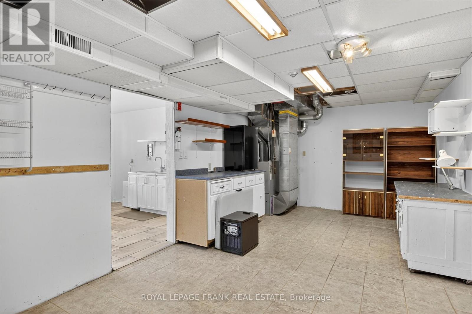 












257 ARNOTT DRIVE

,
Selwyn,




Ontario
K0L1T0

