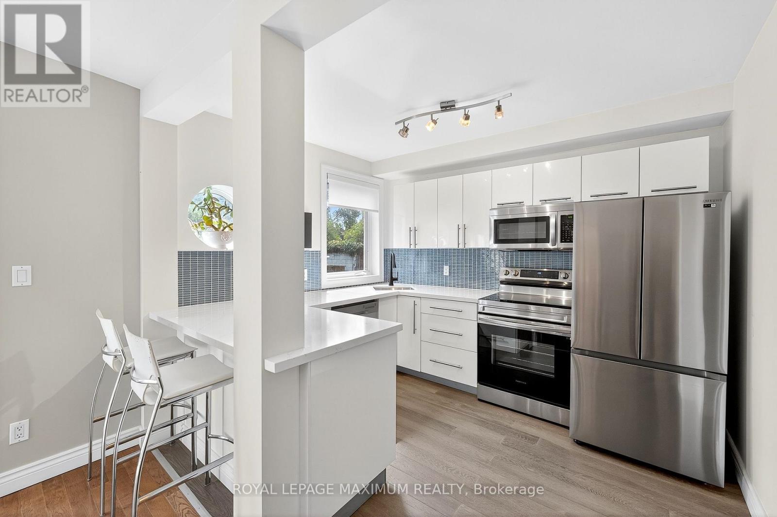 












65 PARKDALE ROAD

,
Toronto,




Ontario
M6R1E3

