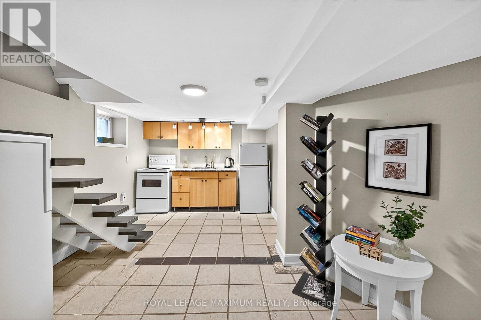 












65 PARKDALE ROAD

,
Toronto,




Ontario
M6R1E3

