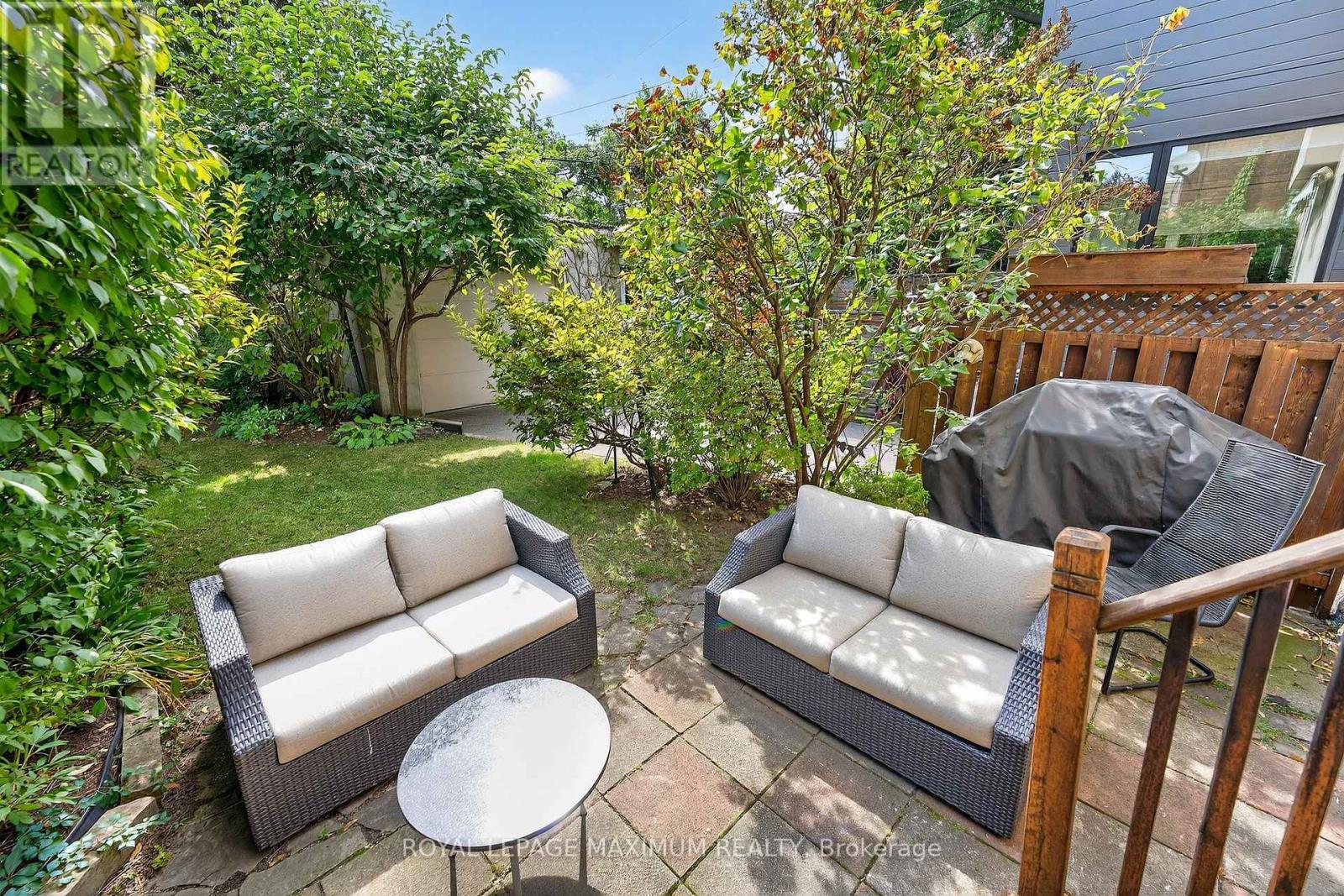 












65 PARKDALE ROAD

,
Toronto,




Ontario
M6R1E3

