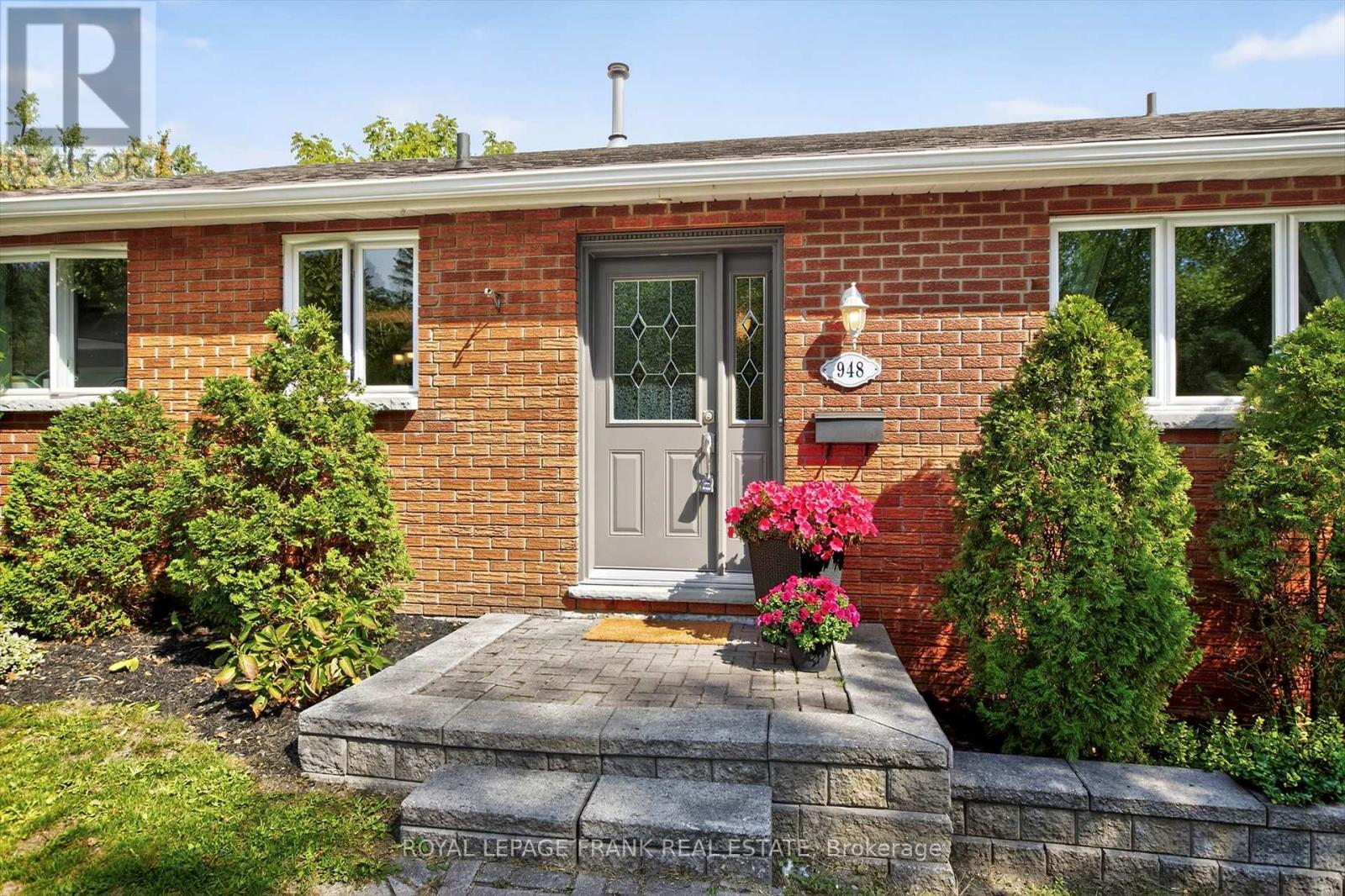 












948 GOLFVIEW ROAD

,
Peterborough (Otonabee Ward 1),




Ontario
K9J7W4

