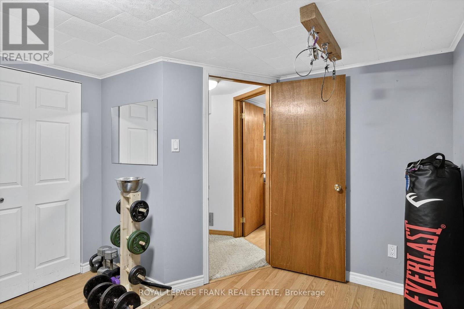 












948 GOLFVIEW ROAD

,
Peterborough (Otonabee Ward 1),




Ontario
K9J7W4


