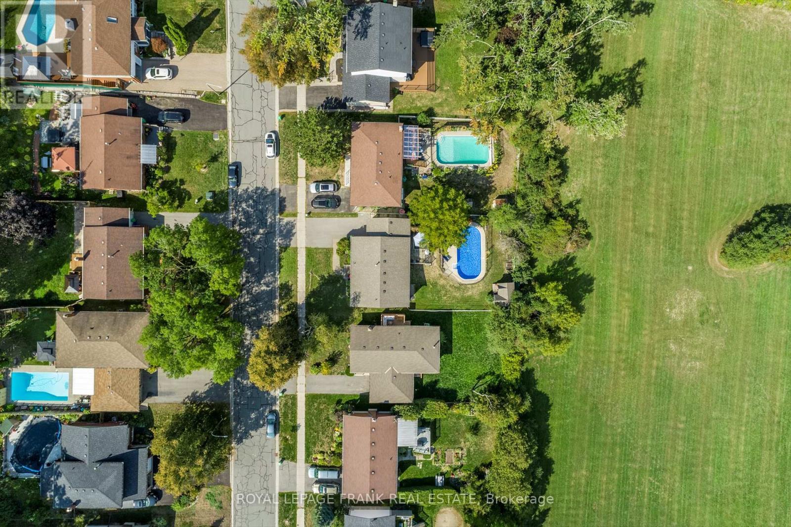 












948 GOLFVIEW ROAD

,
Peterborough (Otonabee Ward 1),




Ontario
K9J7W4


