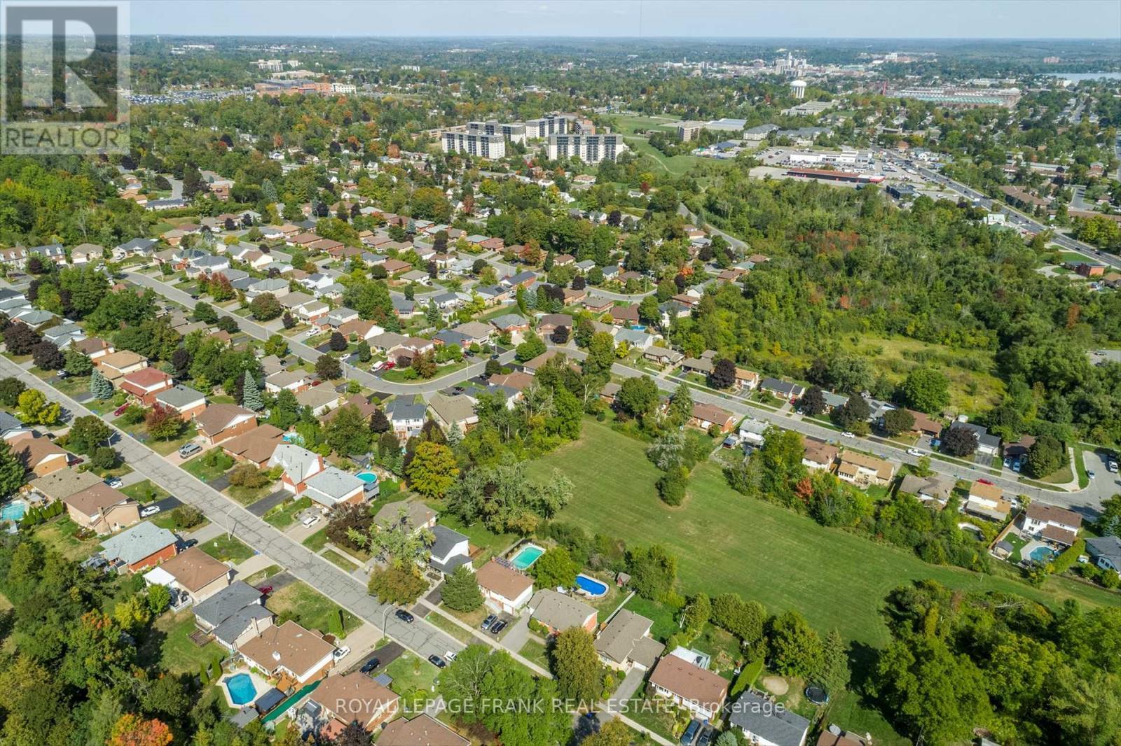 












948 GOLFVIEW ROAD

,
Peterborough (Otonabee Ward 1),




Ontario
K9J7W4

