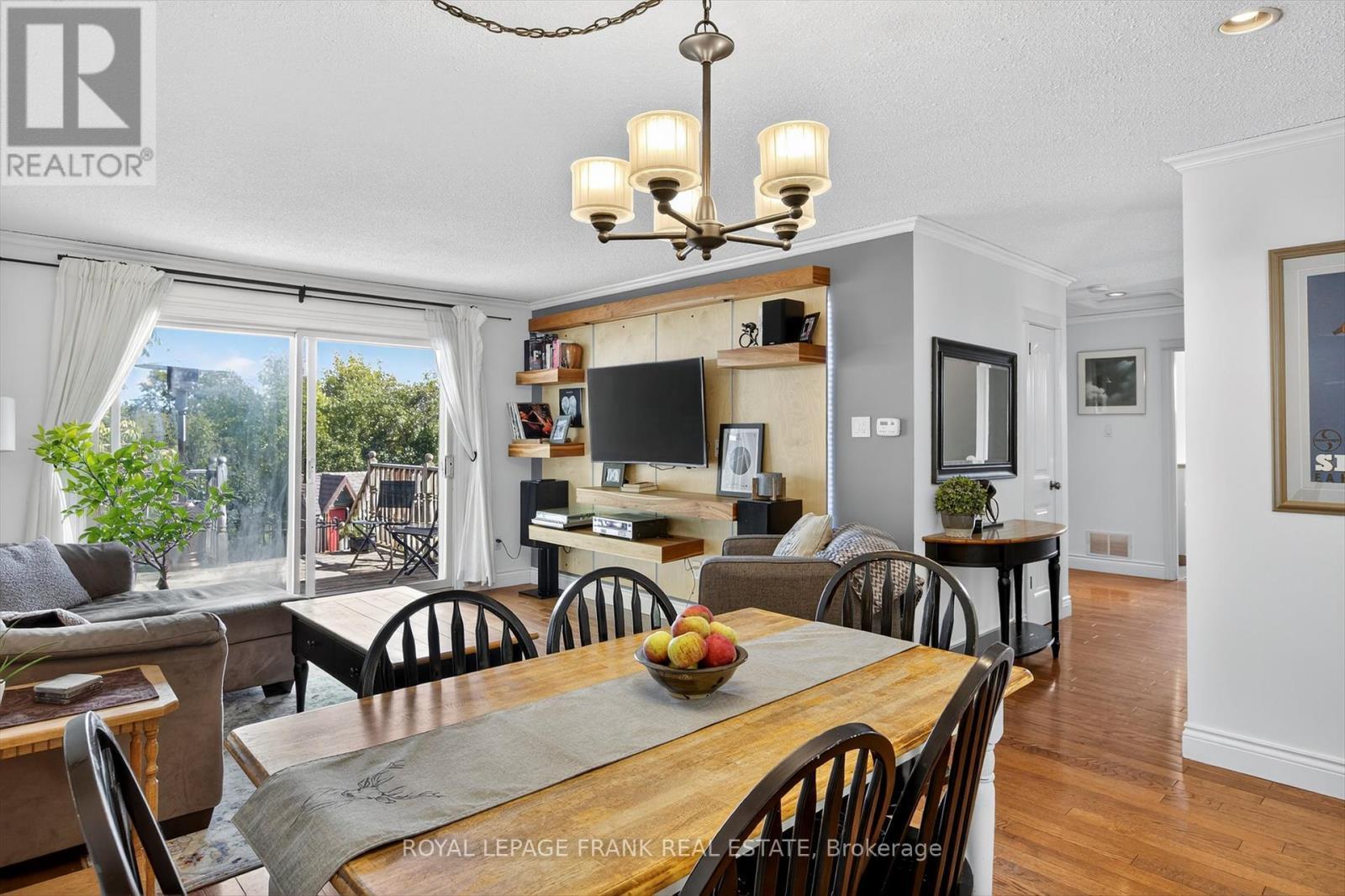












948 GOLFVIEW ROAD

,
Peterborough (Otonabee Ward 1),




Ontario
K9J7W4

