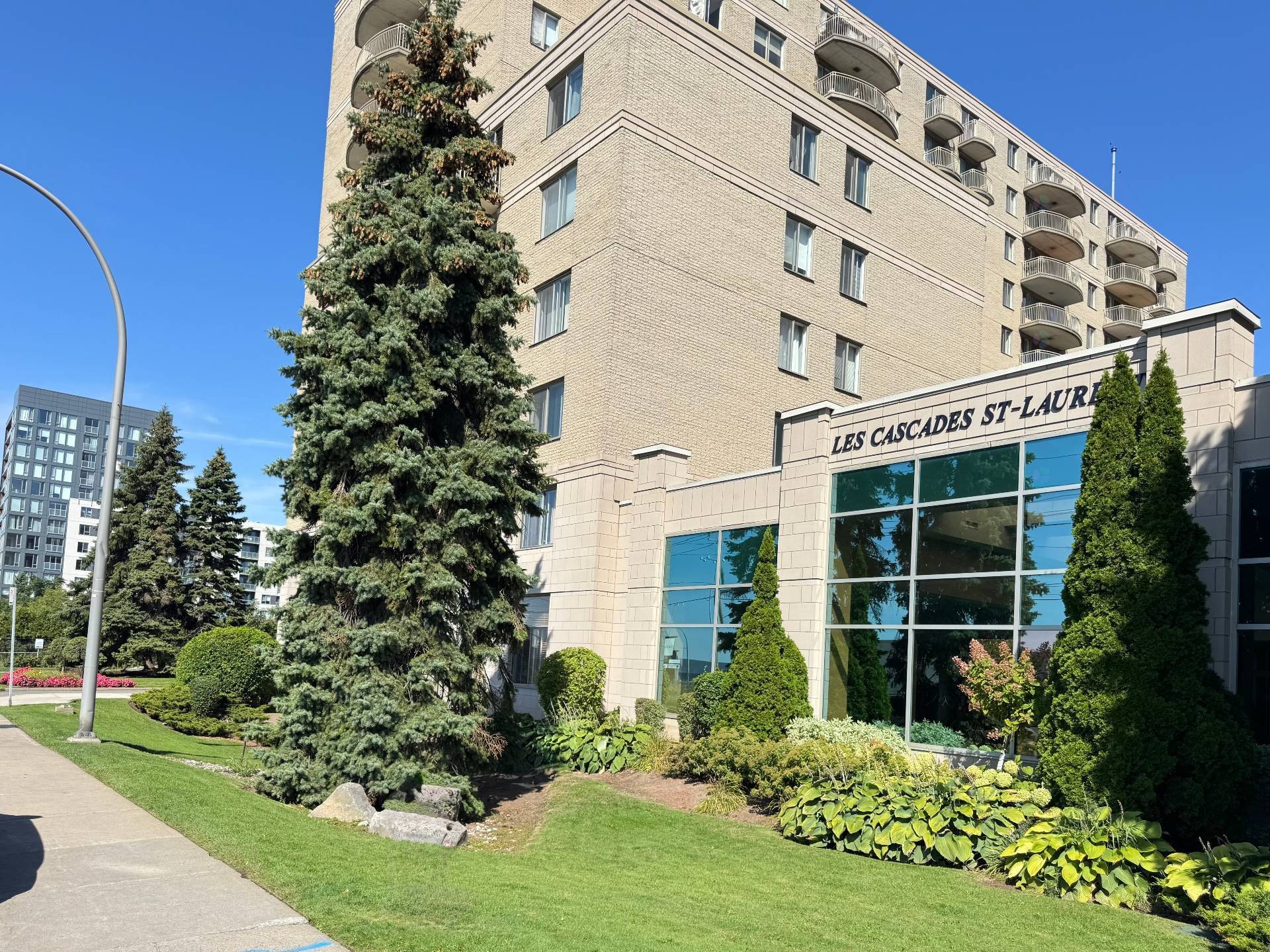 









11115


Boul. Cavendish

, 202,
Montréal (Saint-Laurent),




QC
H4R2M9

